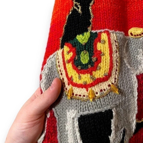 Vintage Handknit Elephants in the African Serengeti Desert Cardigan Sweater M - Picture 9 of 10